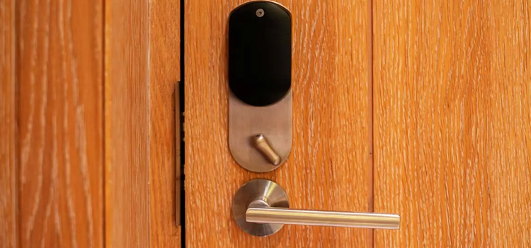 Automatic Locking Door Knob McKinleyville